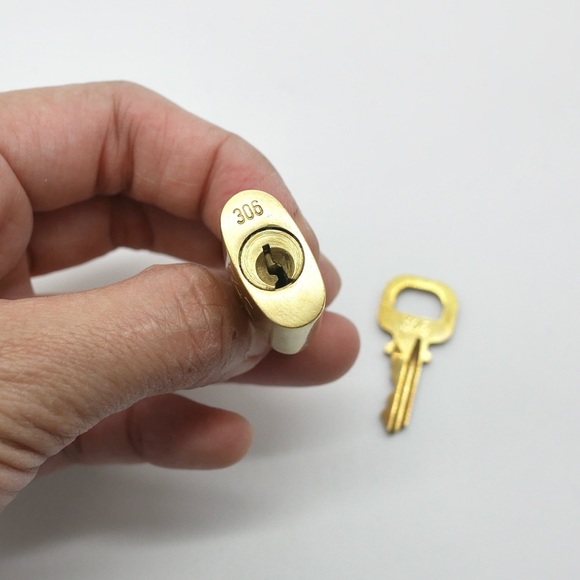 🍓LV Lock and Key #306 - Picture 4 of 4